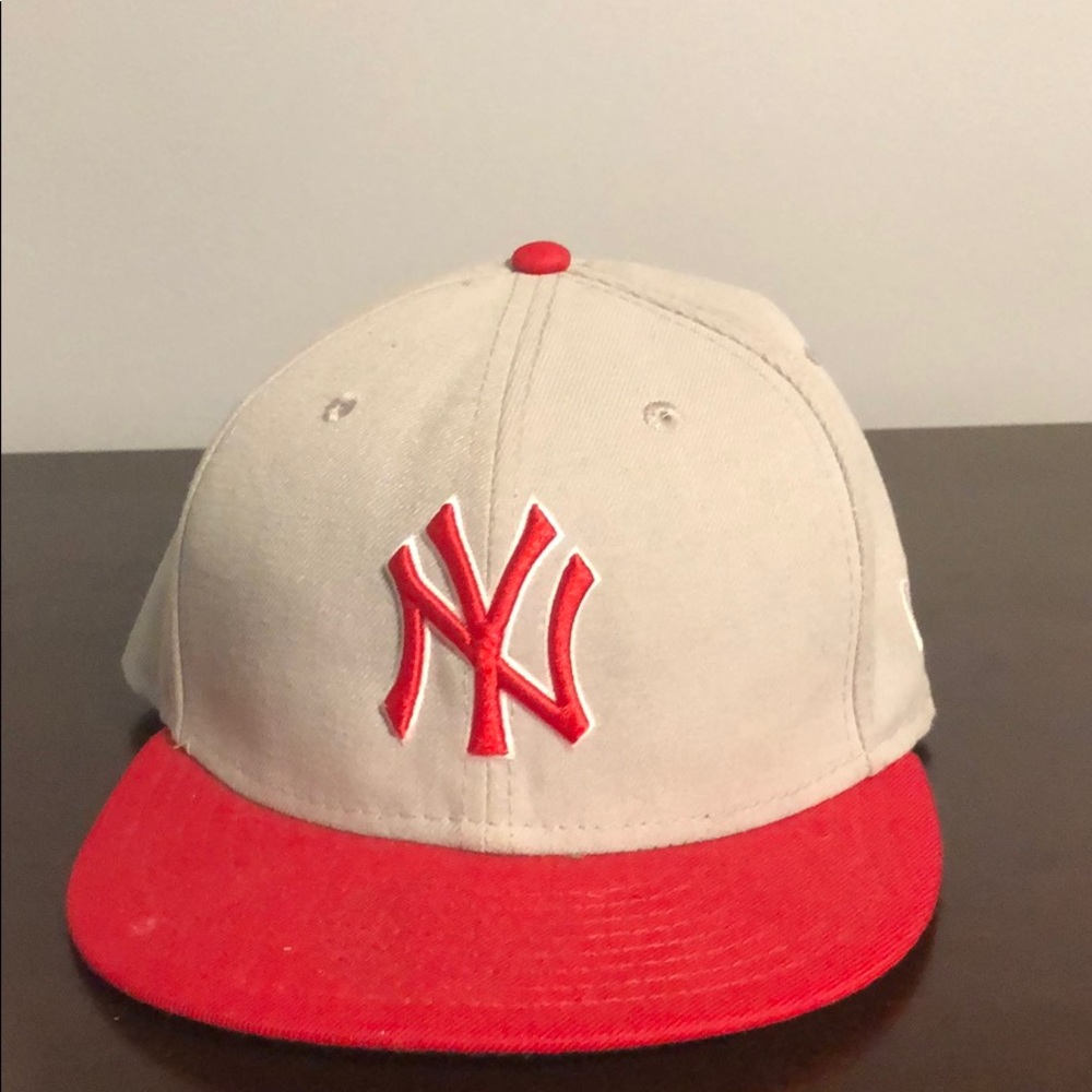 Mens New York Yankee hat